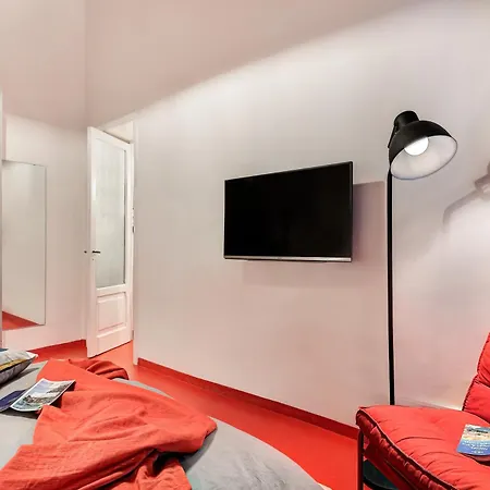 Nilos Flat Historical Center * ナポリ