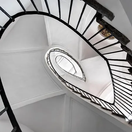 アパート Nilos Flat Historical Center ナポリ