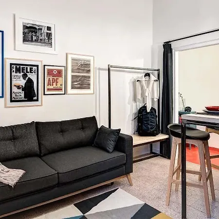 Nilos Flat Historical Center アパート *