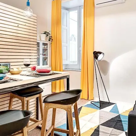 Nilos Flat Historical Center ナポリ