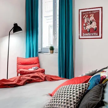 Nilos Flat Historical Center アパート